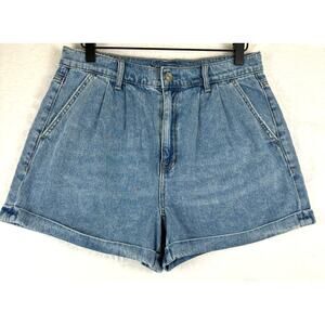 American Eagle Mom Shorts Women's Size 8 in Medium Wash